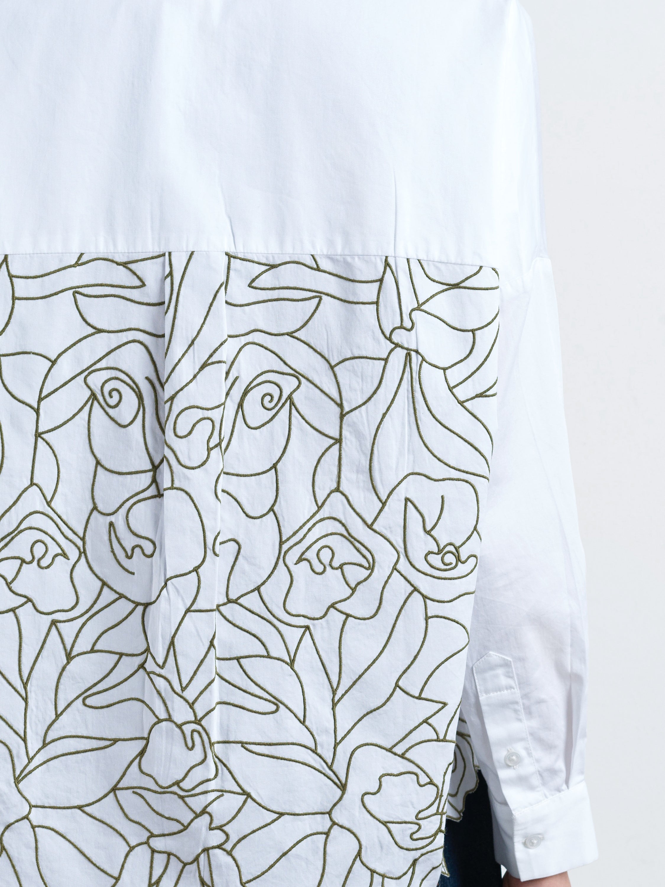 Alexis Floral Cutwork Back White Popover Shirt