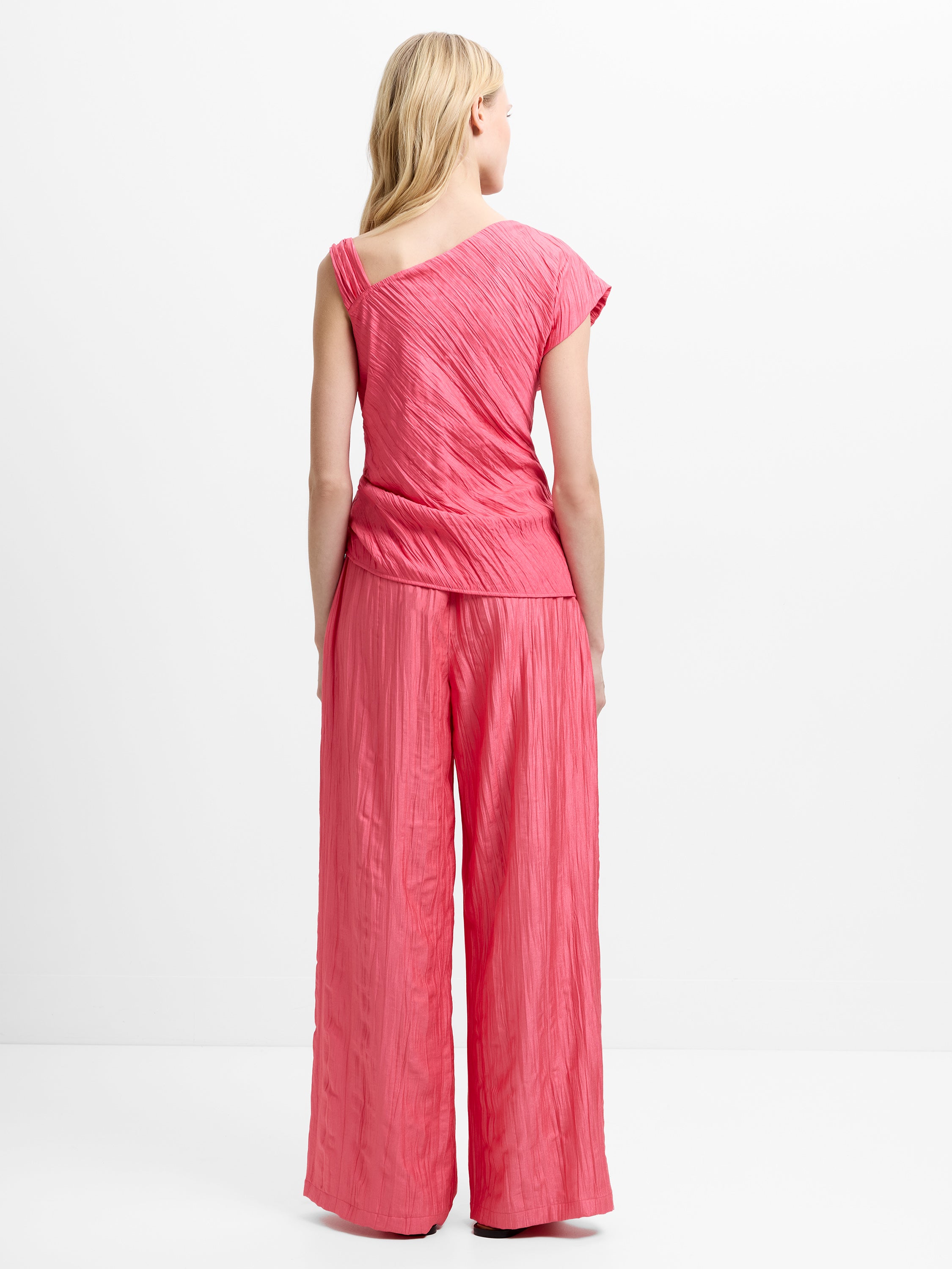 Novie Crinkle Asymmetric Pink Top