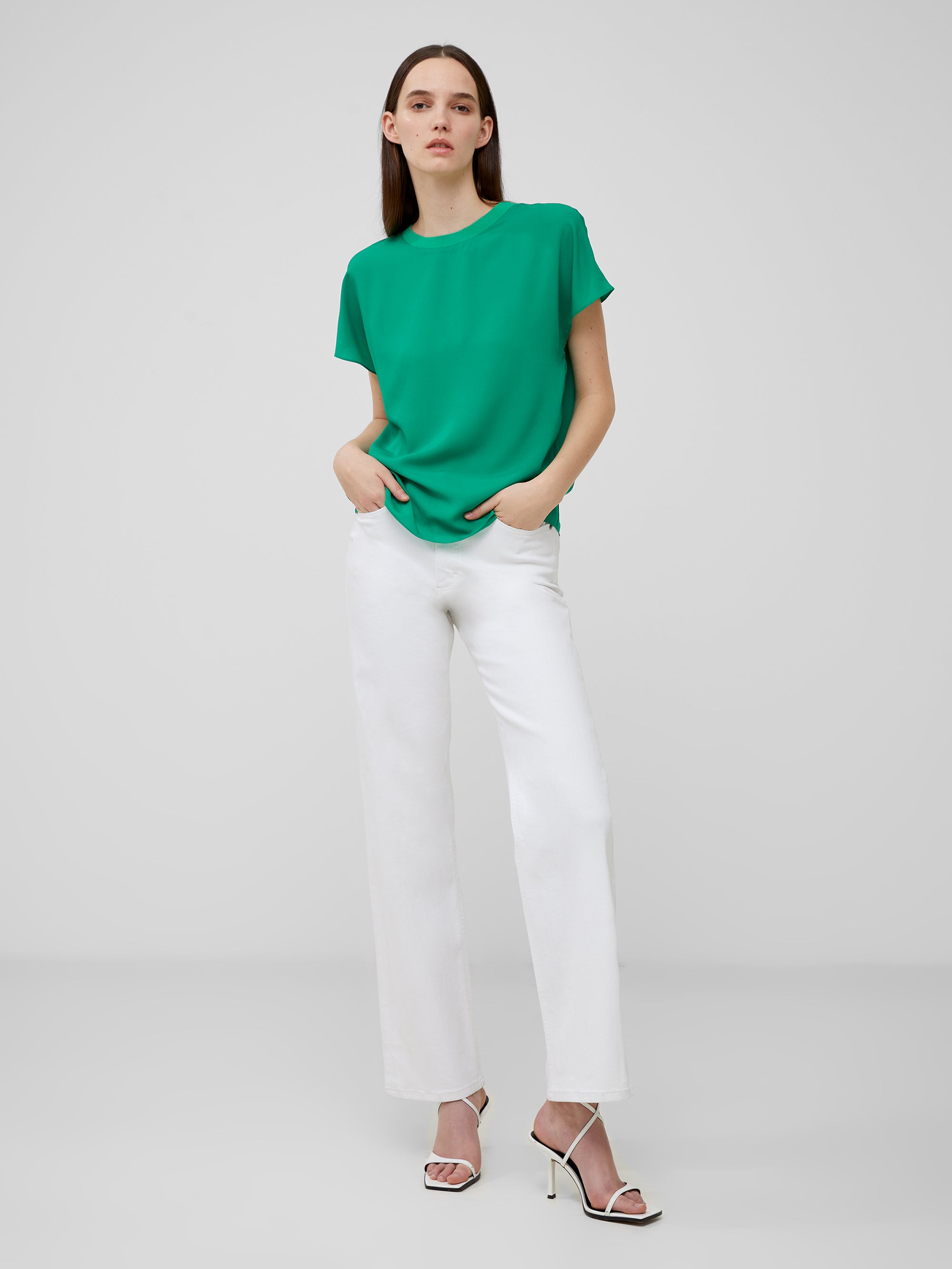 Crepe Light Crew Neck Top