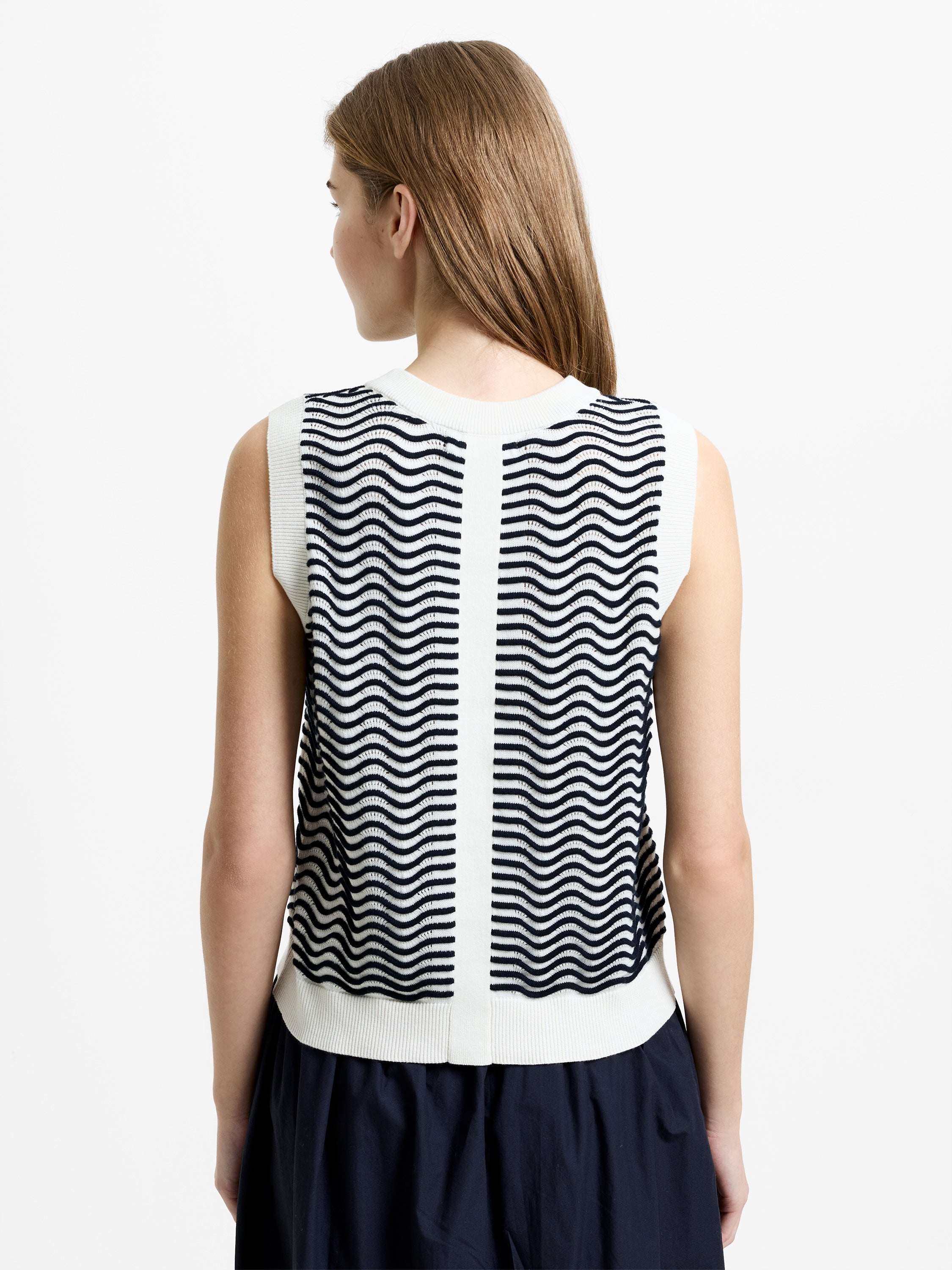 London Sleeveless Wave Knit Jumper