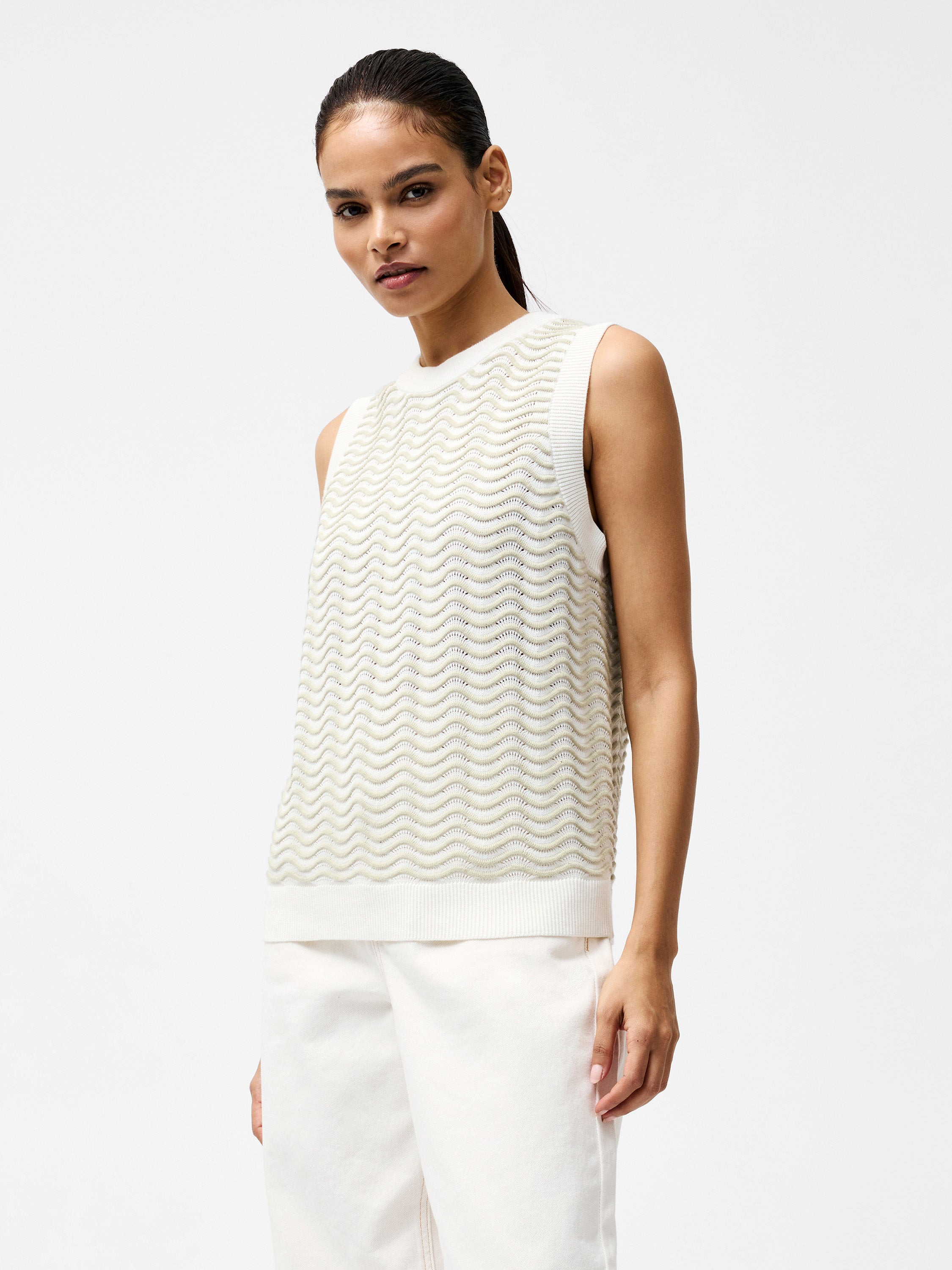 London Sleeveless Wave Knit Jumper