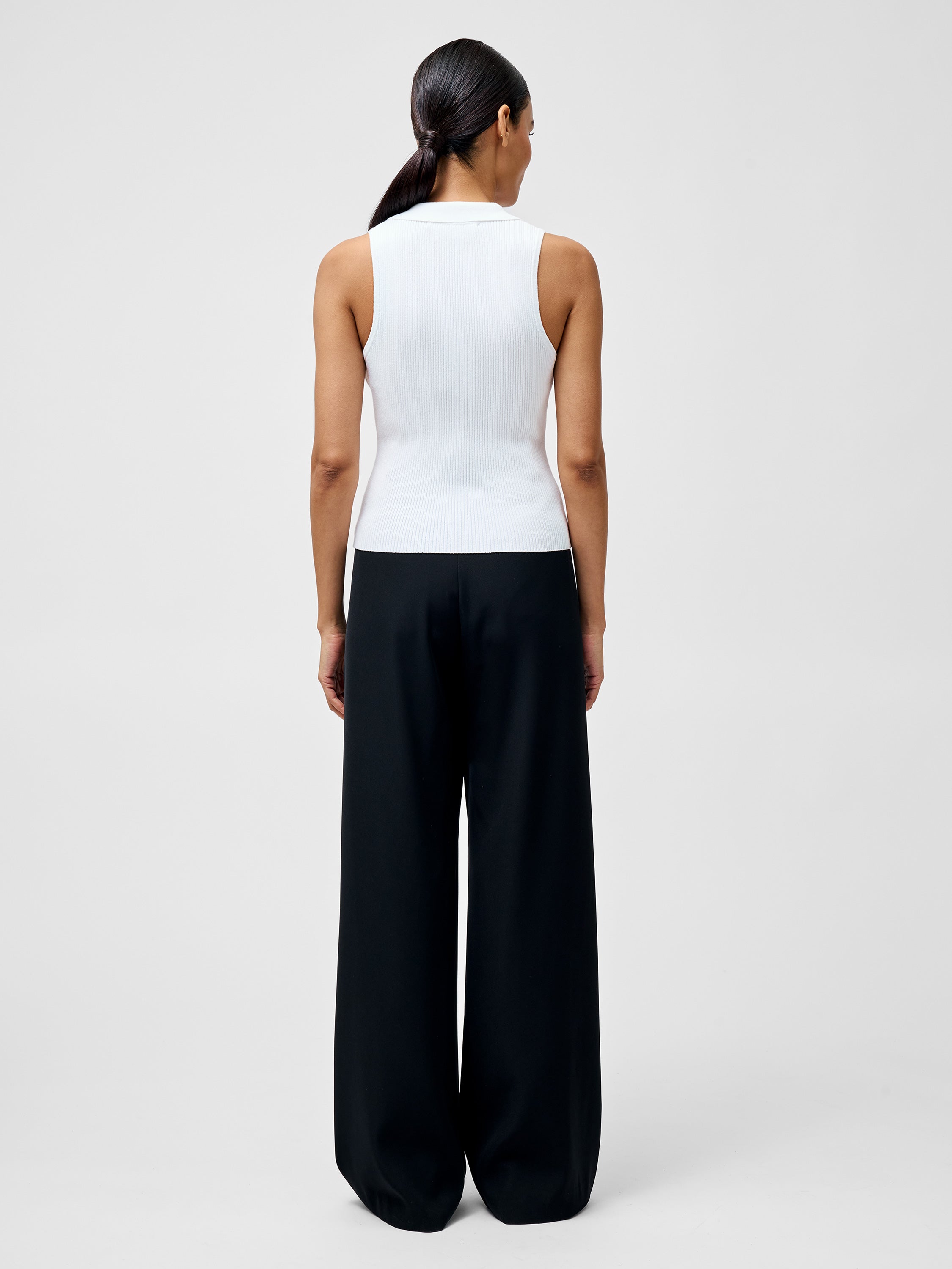 Mozza Collared V Neck Sleeveless Jumper