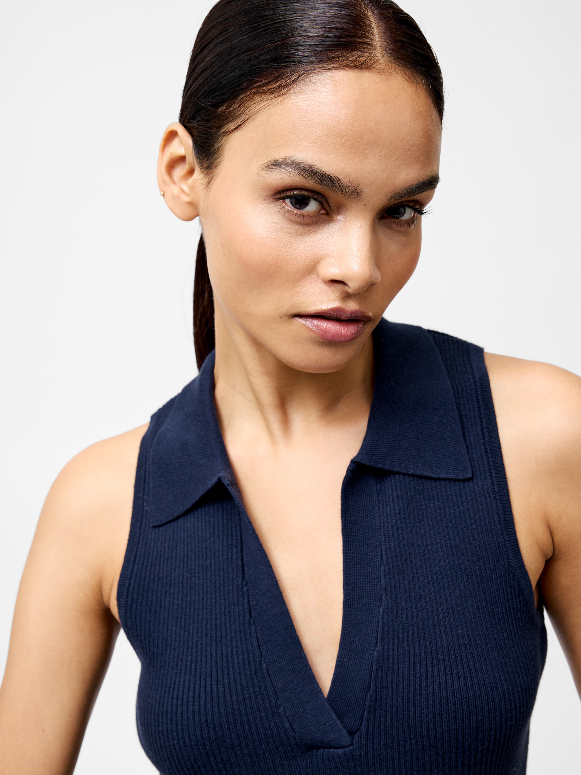 Mozza Collared V Neck Sleeveless Jumper