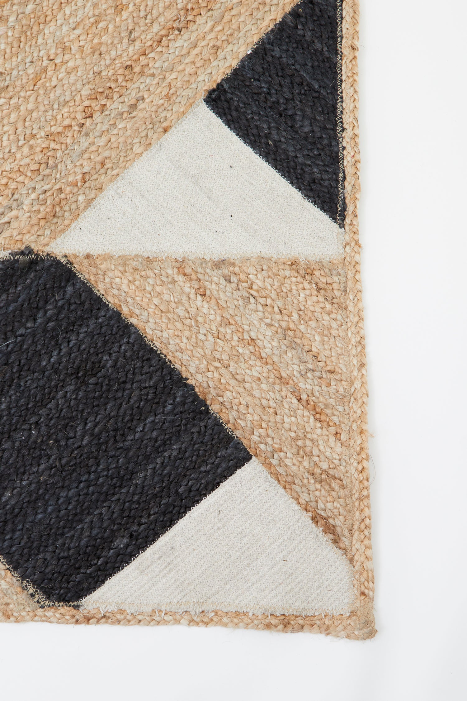 kudu seagrass rug  black/natural